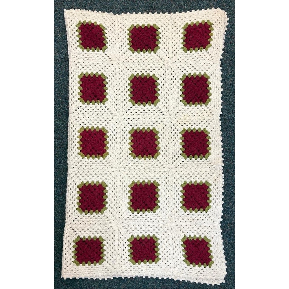 CHRISTMAS Granny Square Crochet Afghan Throw Blanket White Red Green 59" X 47"